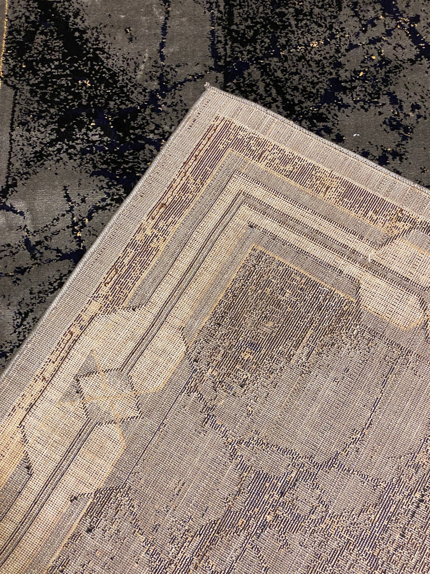 MODERN POLYPROPYLENE YARN RUG