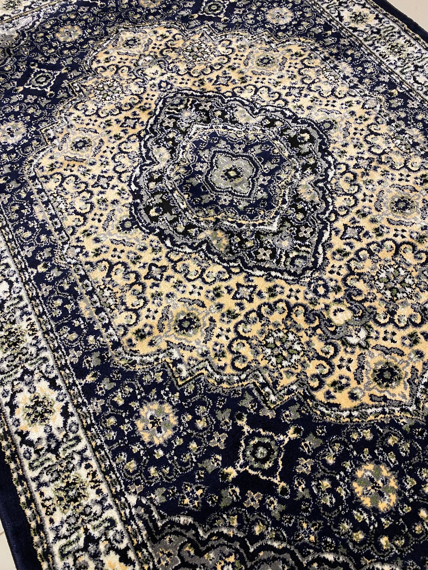 PERSIAN POLYPROPYLENE YARN RUG