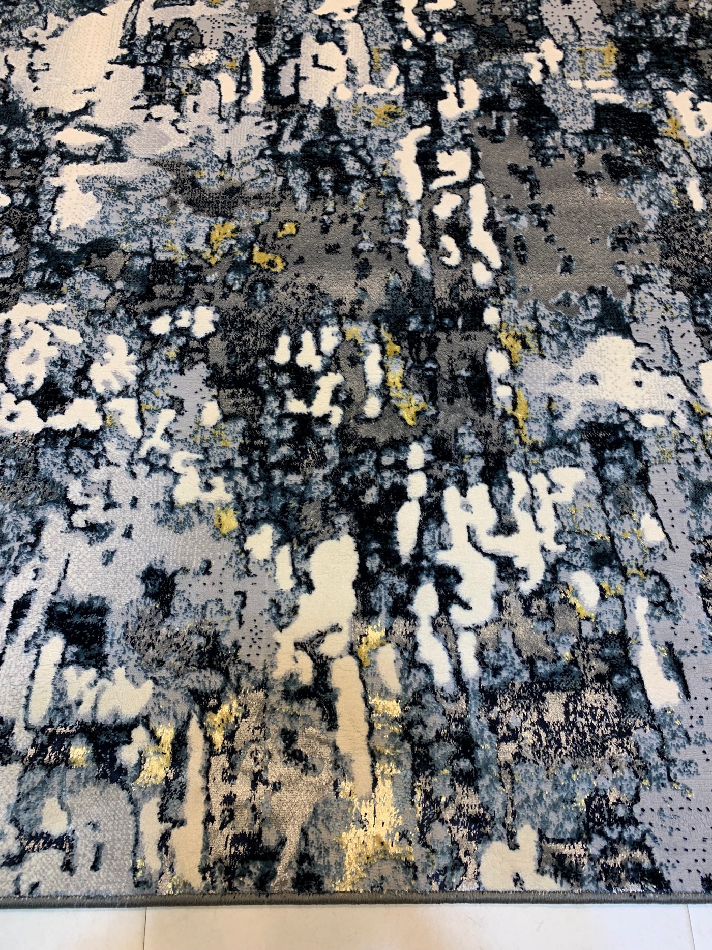 MODERN SHINING-POLYPROPYLENE YARN RUG (GREY)