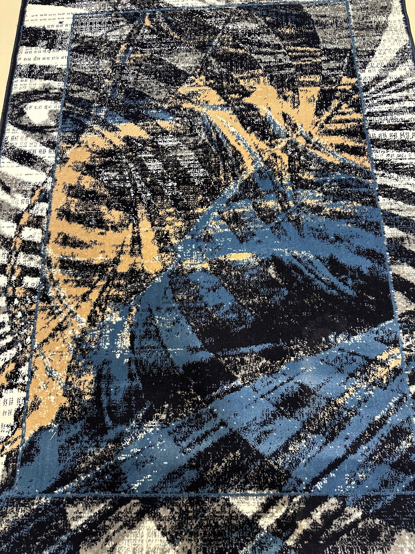 MODERN-POLYPROPYLENE YARN RUG