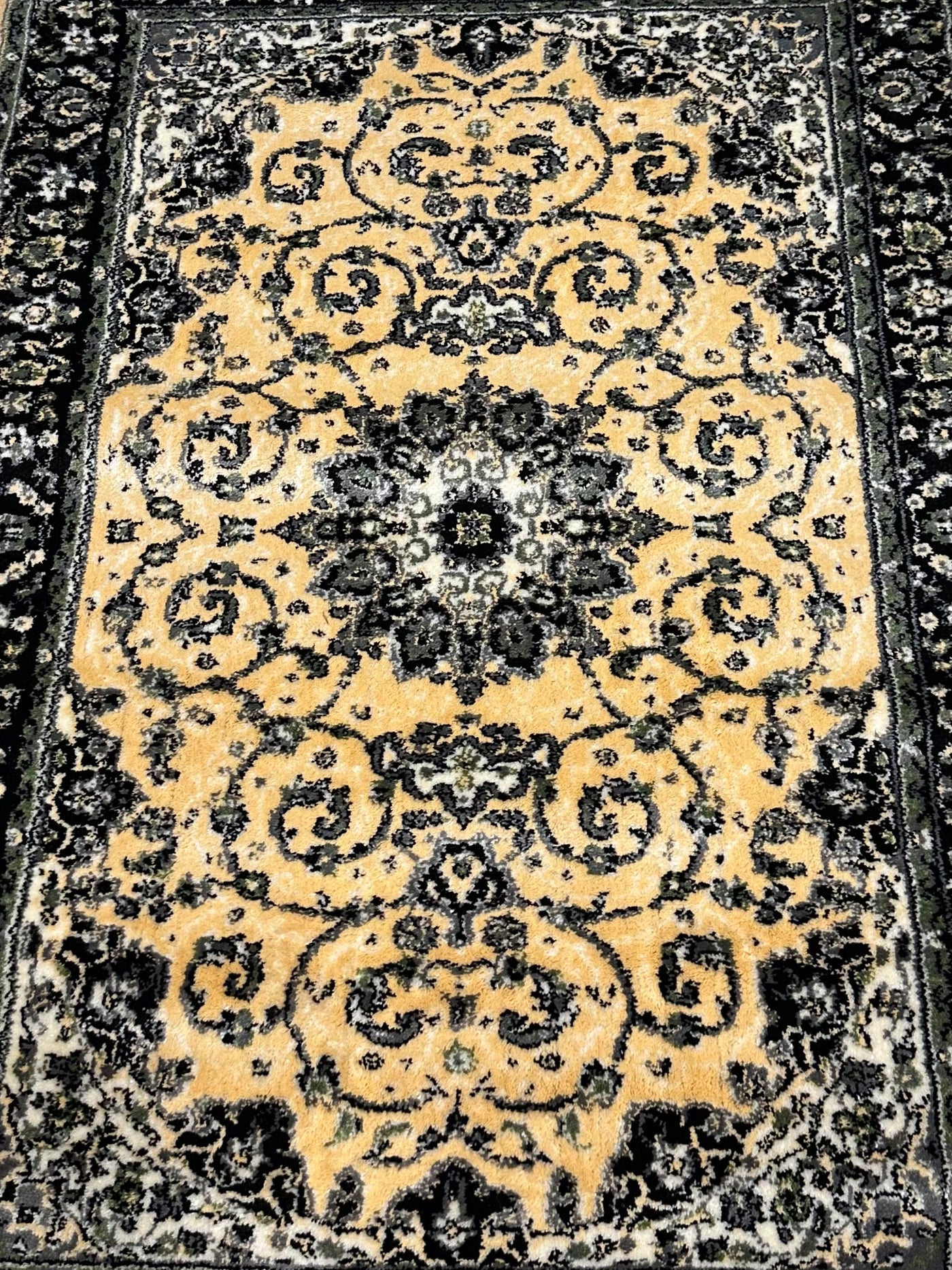 TRADITIONAL-POLYPROPYLENE YARN RUG