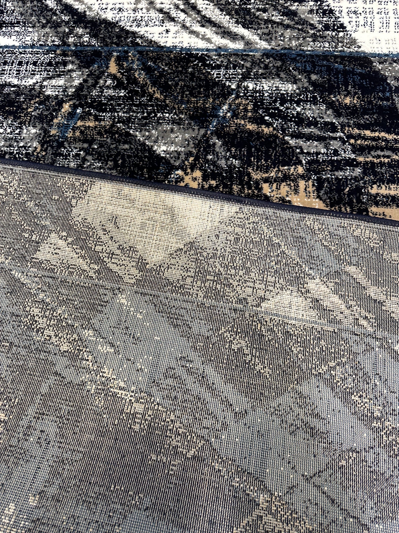 MODERN-POLYPROPYLENE YARN RUG