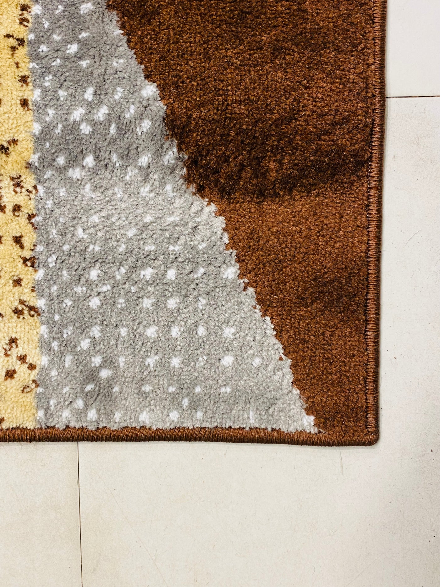 MODERN POLYPROPYLENE RUG