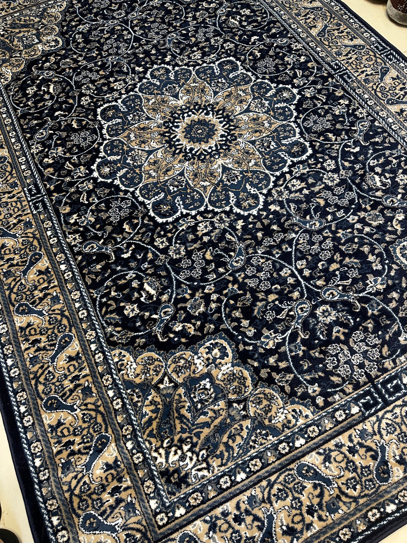 TRADITIONAL-POLYPROPYLENE YARN RUG