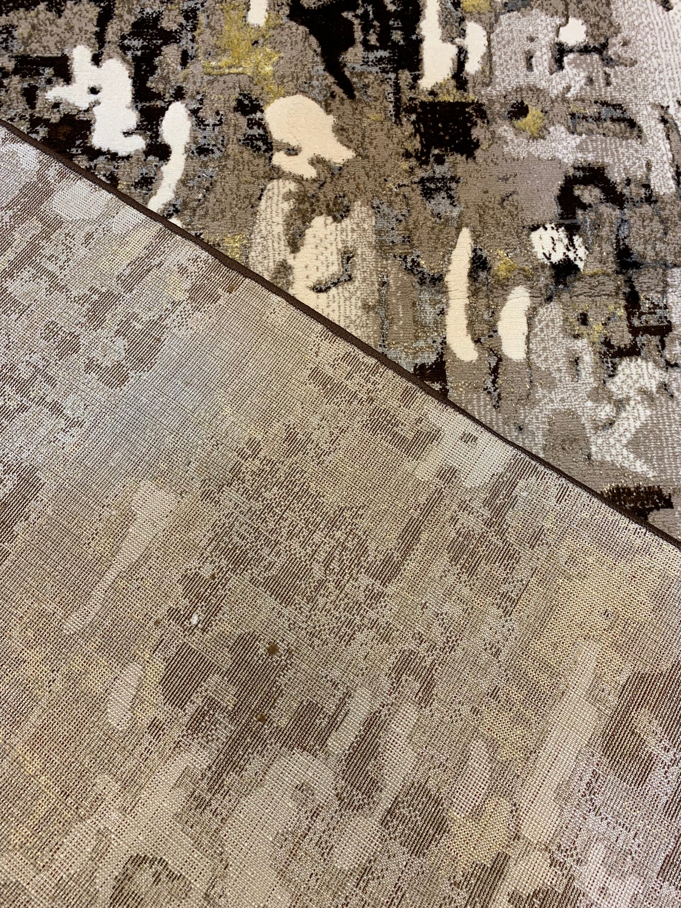 MODERN SHINING-POLYPROPYLENE YARN RUG (BROWN)