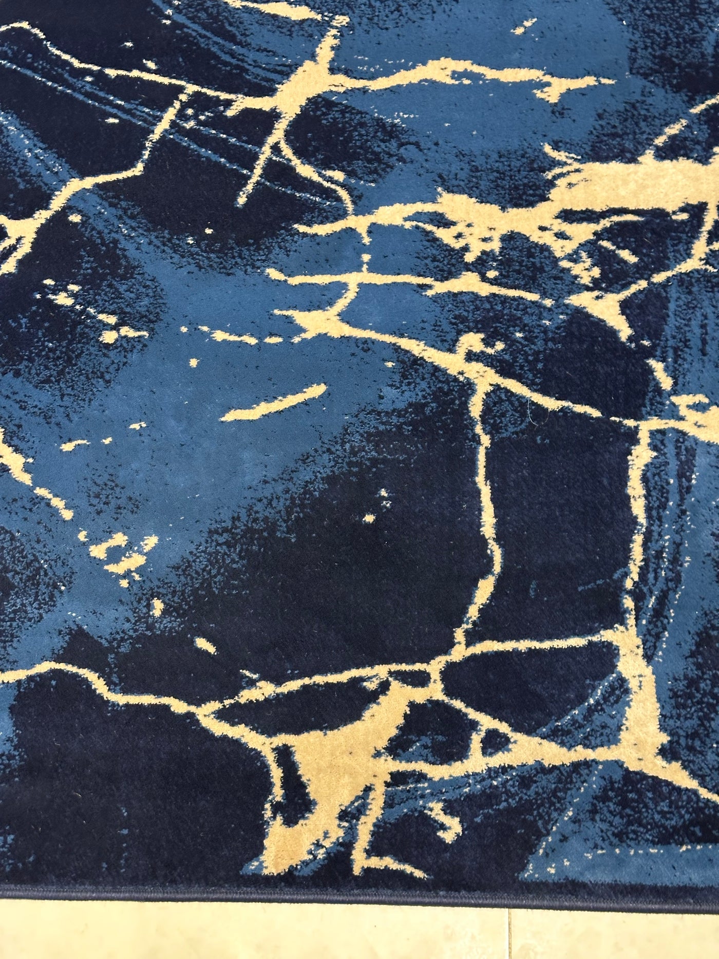 MODERN -POLYPROPYLENE YARN RUG