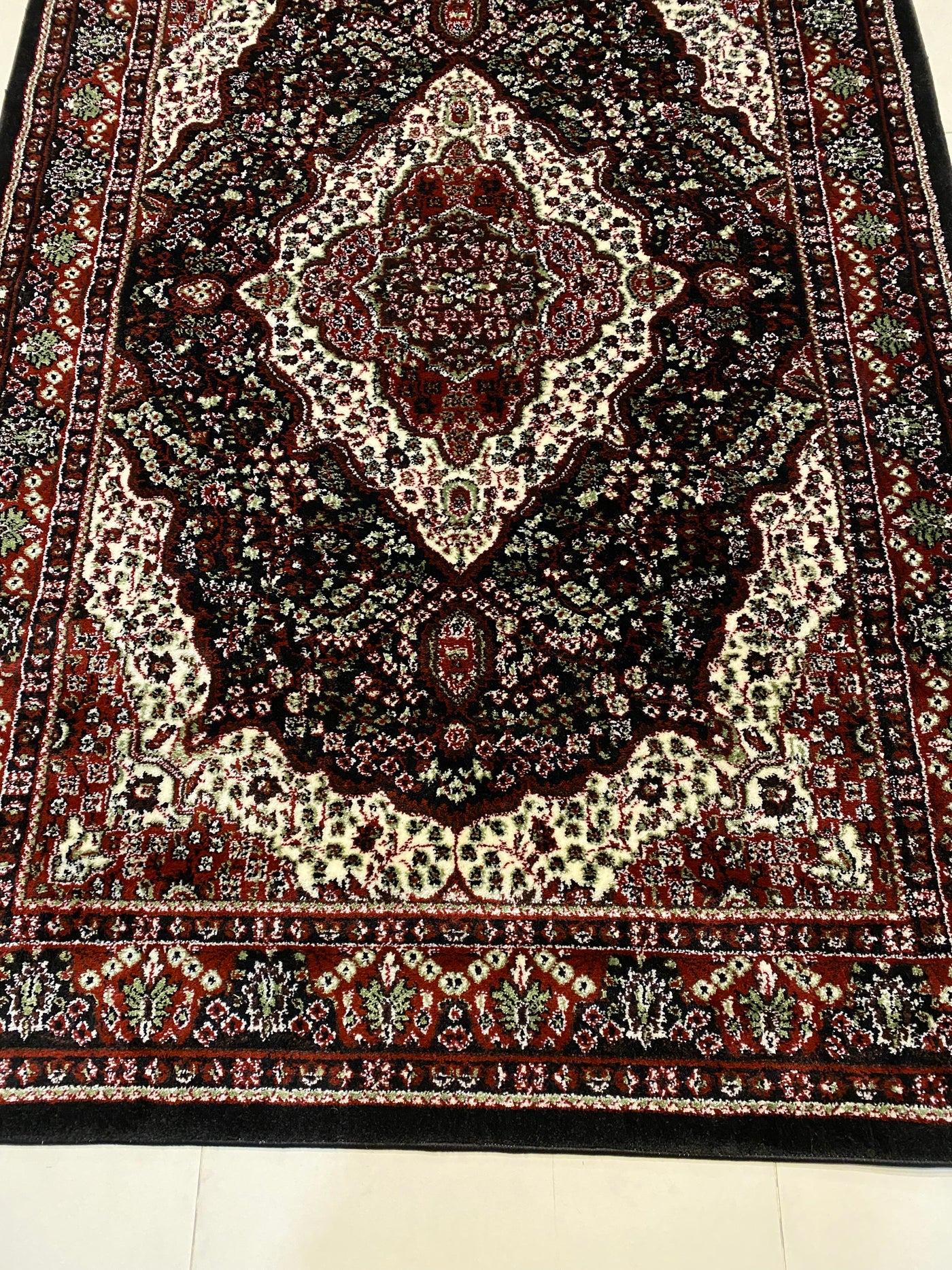 TRADITIONAL-POLYPROPYLENE YARN RUG