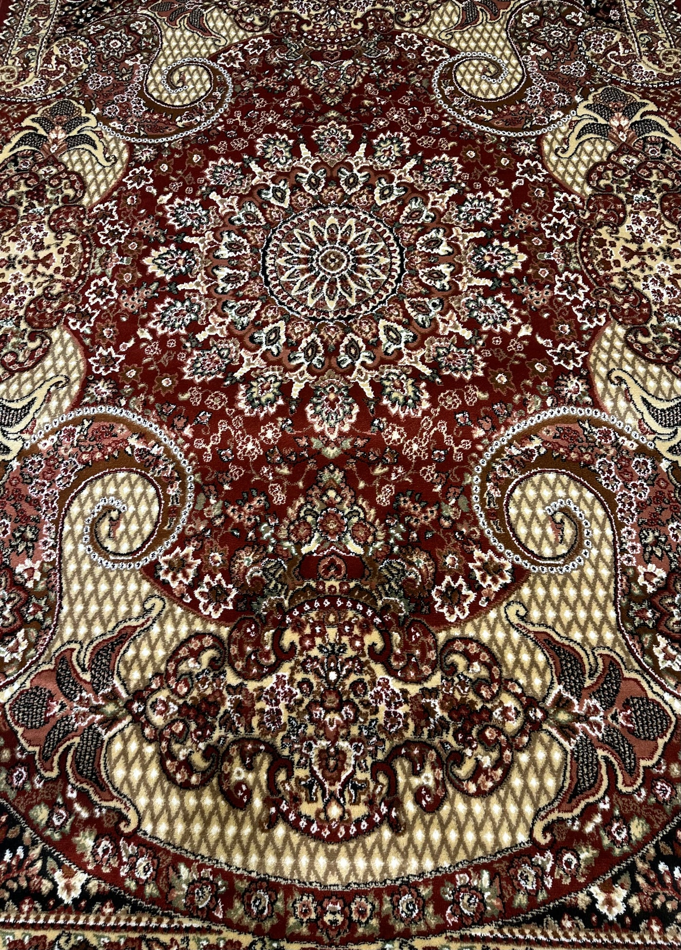 TRADITIONAL POLYPROPYLENE YARN RUG