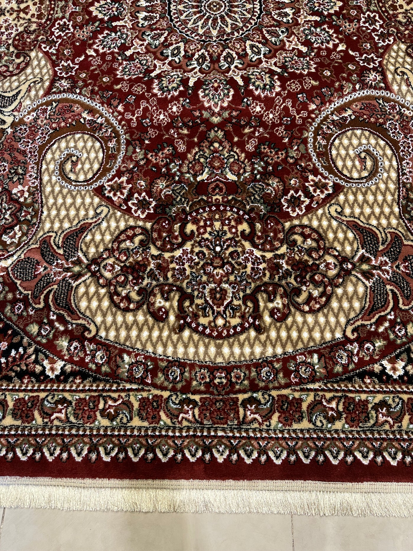 TRADITIONAL POLYPROPYLENE YARN RUG