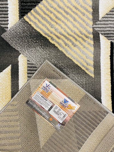 MODERN POLYPROPYLENE RUG