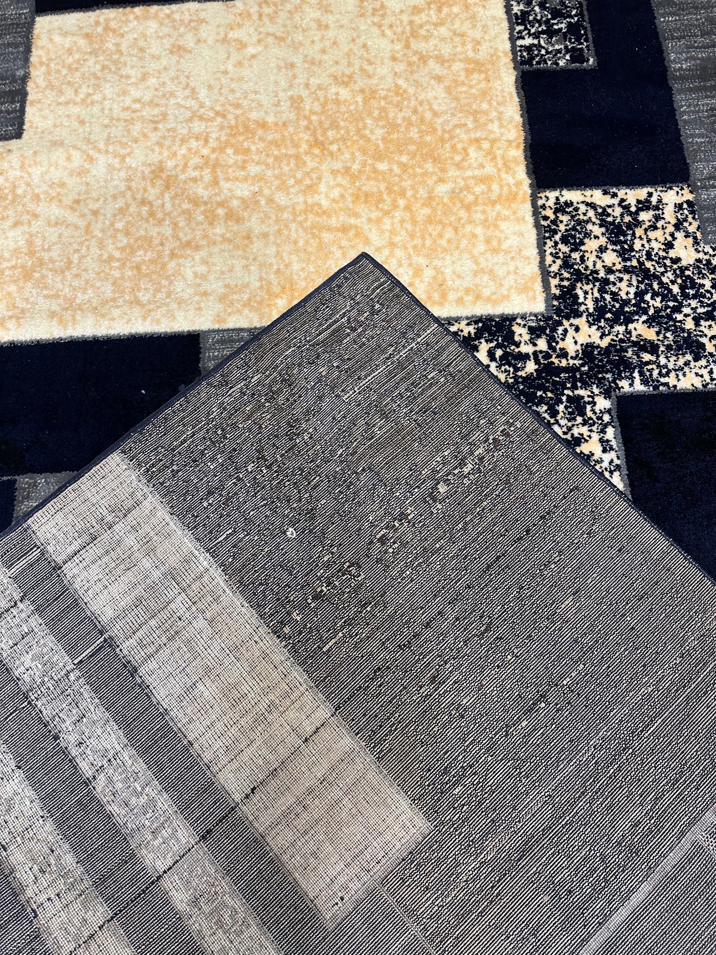 MODERN POLYPROPYLENE YARN RUG