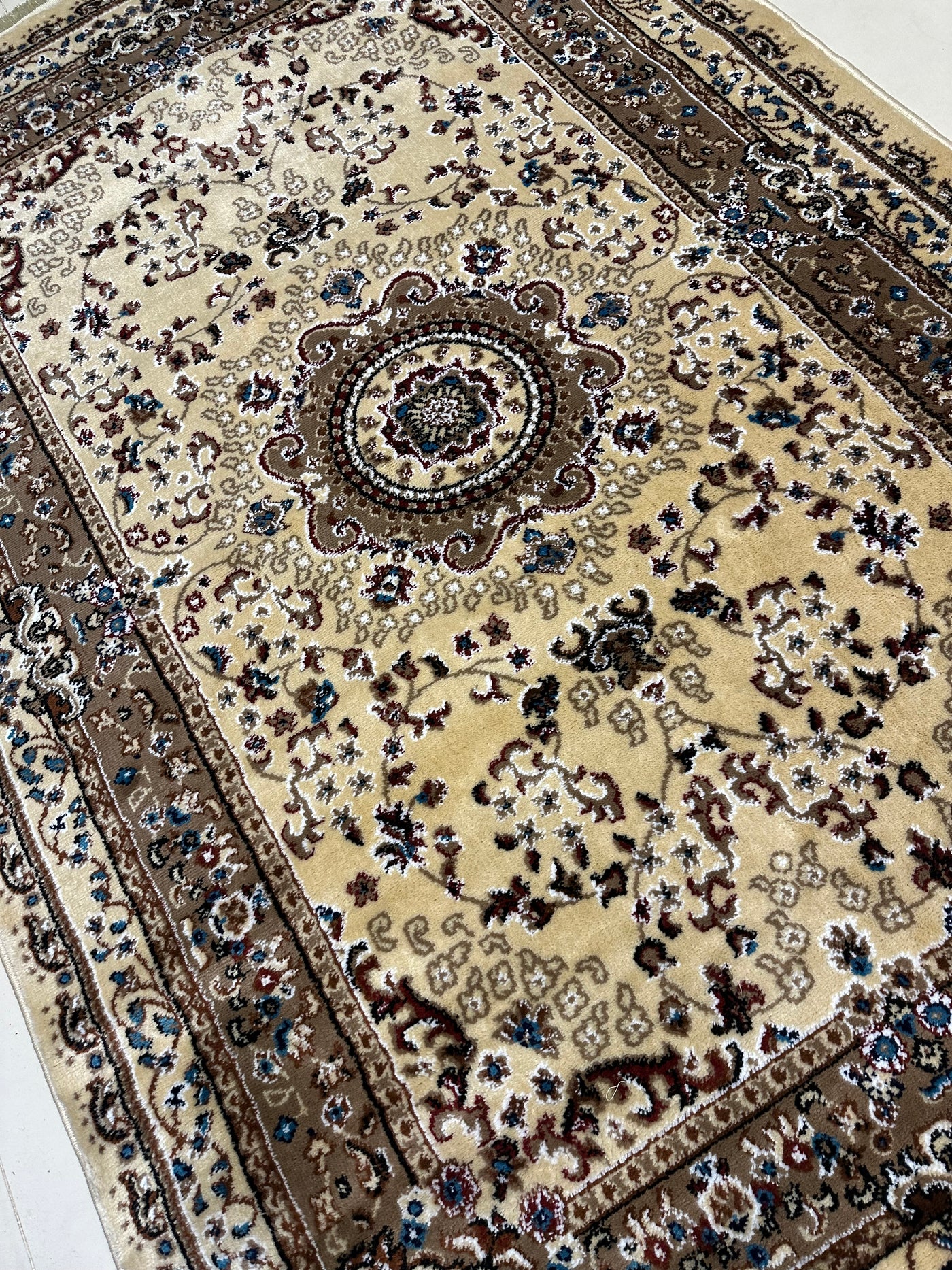 TRADITIONAL-POLYPROPYLENE YARN RUG