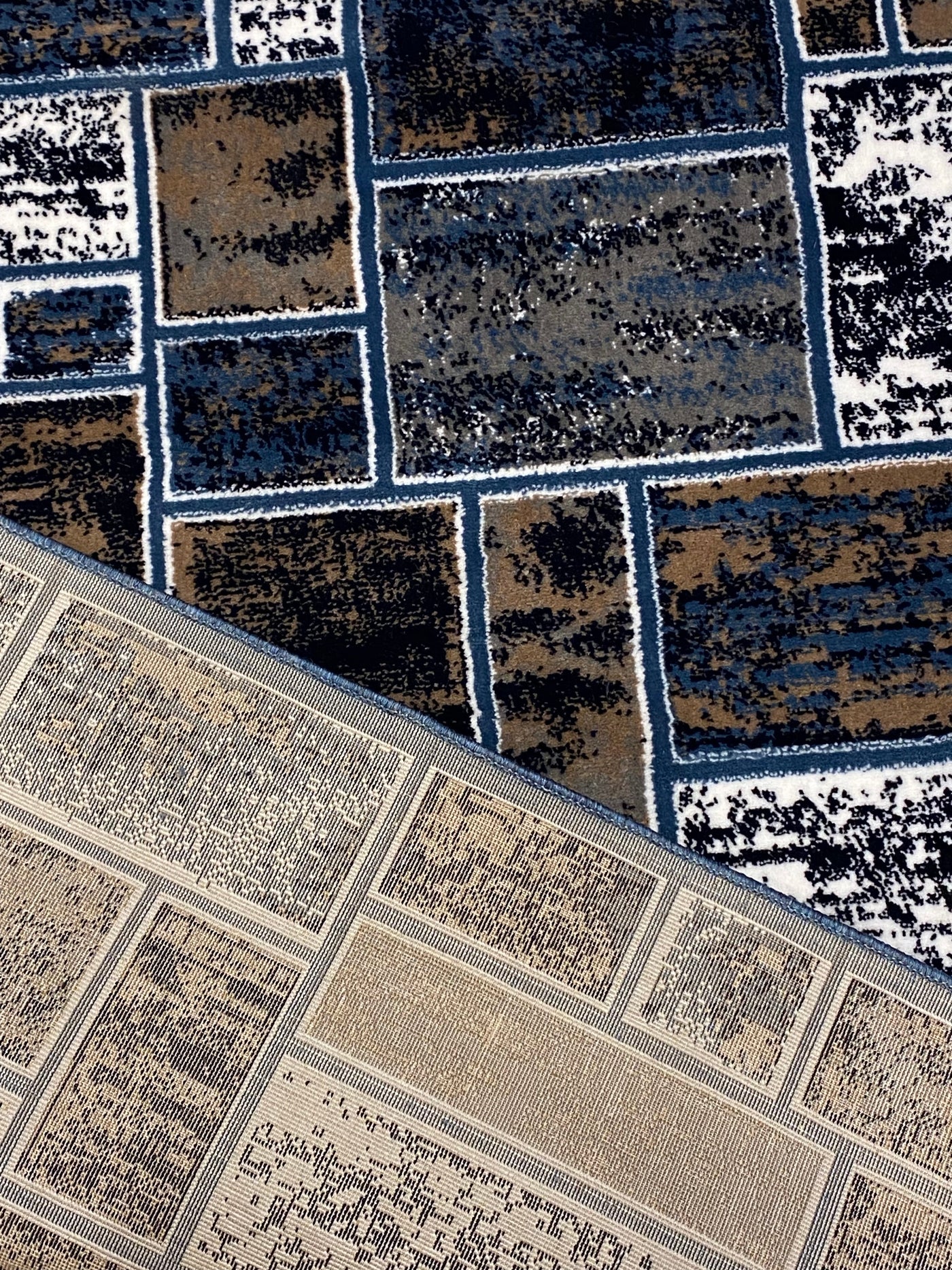 MODERN POLYPROPYLENE RUG