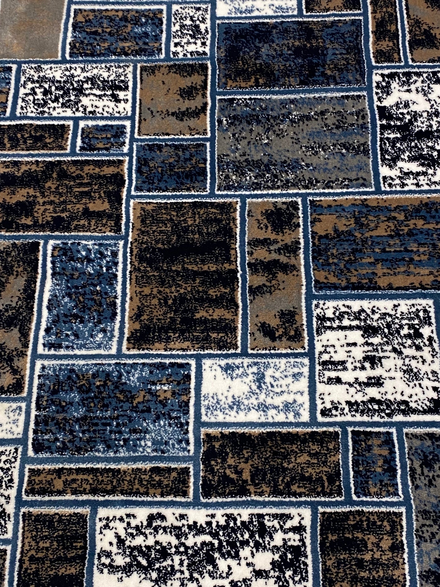 MODERN POLYPROPYLENE RUG